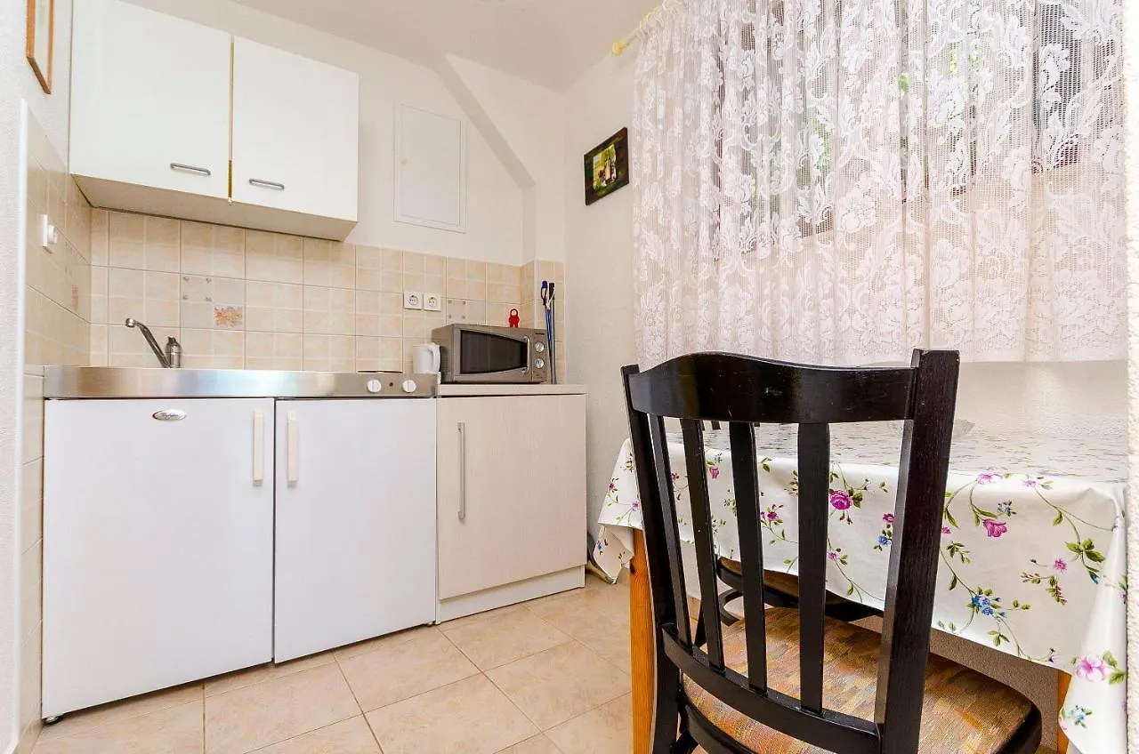 Apartments Marijana Trogir 0*,