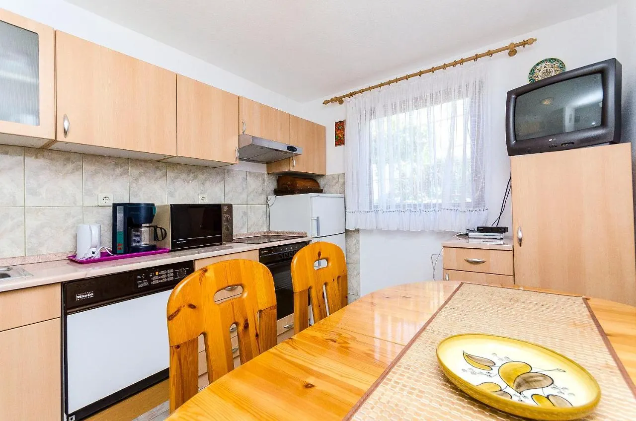 Apartments Marijana Trogir 0*,