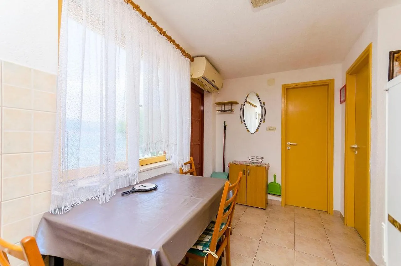 Apartments Marijana Trogir 0*,